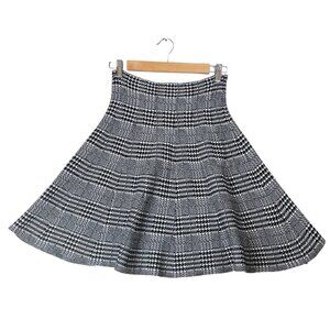Max‎ Studio Hounds Tooth knit skater skirt size S/M